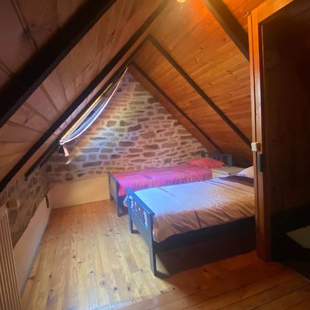 Sue'S Cottages Pleuven Luaran gambar