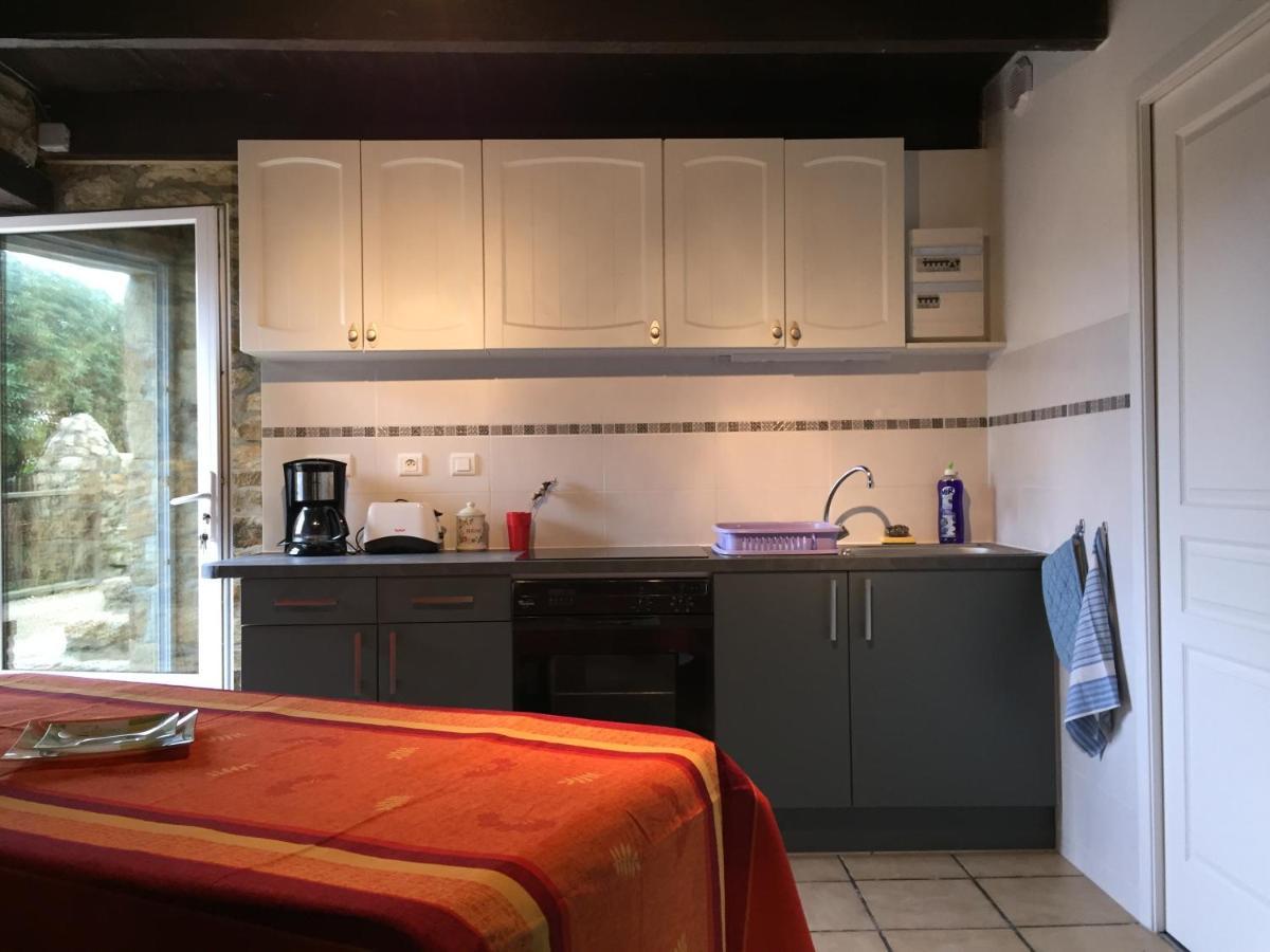 Sue'S Cottages Pleuven Luaran gambar