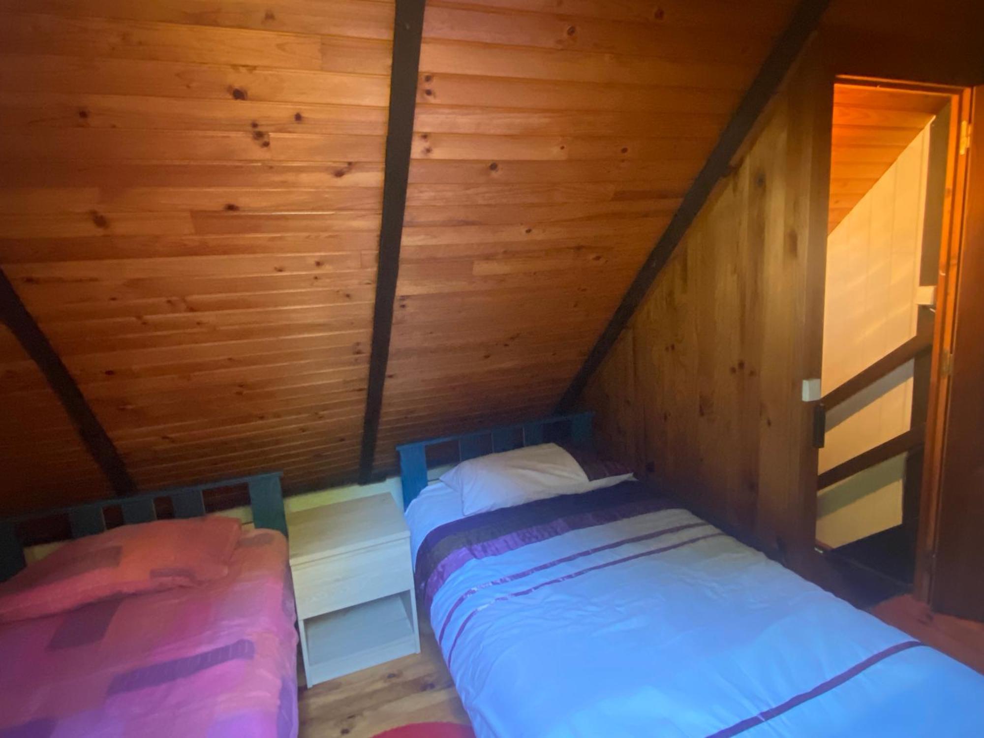 Sue'S Cottages Pleuven Luaran gambar