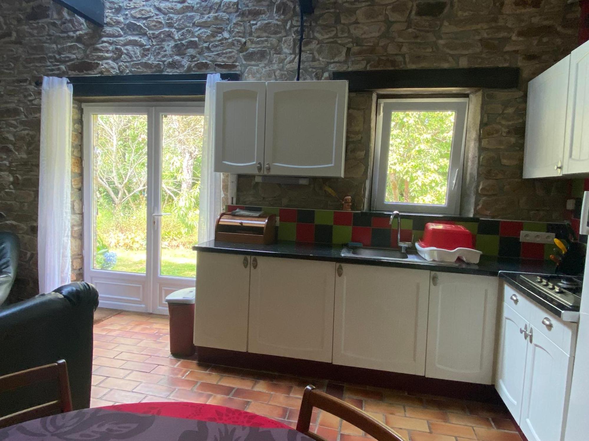 Sue'S Cottages Pleuven Luaran gambar