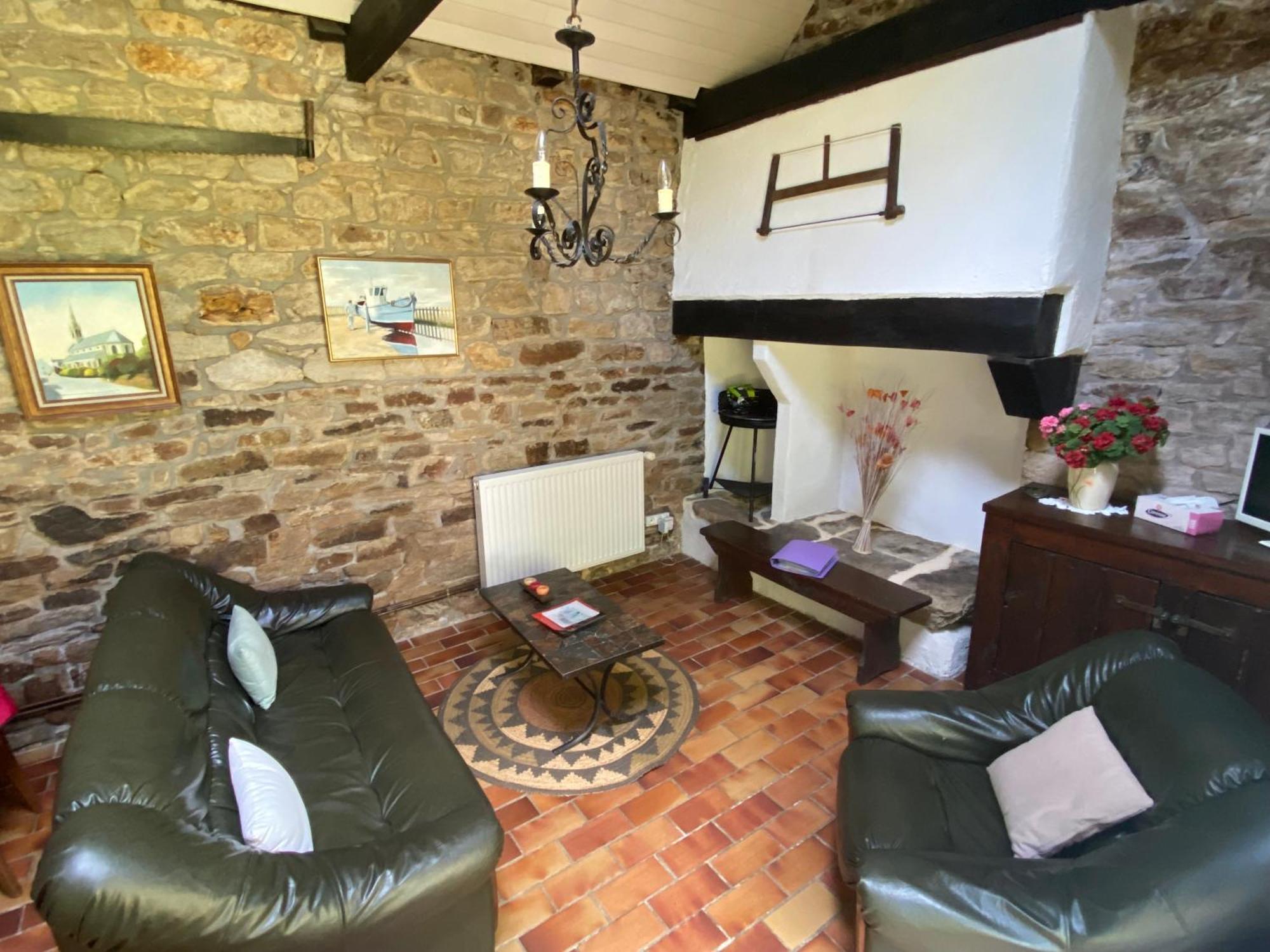 Sue'S Cottages Pleuven Luaran gambar