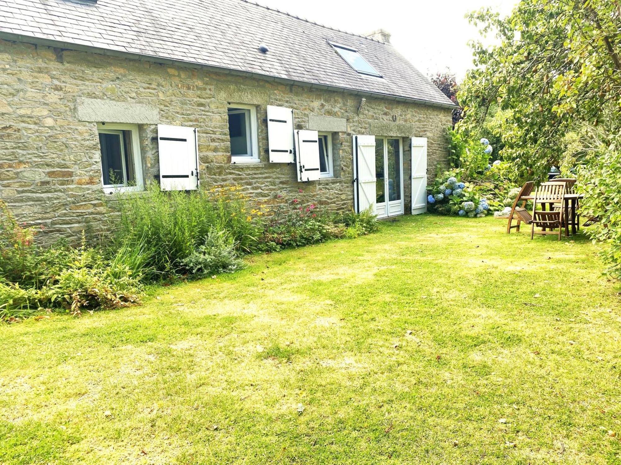 Sue'S Cottages Pleuven Luaran gambar